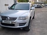 Volkswagen Touareg 2007 года за 6 000 000 тг. в Алматы