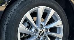Toyota Camry 2023 года за 12 500 000 тг. в Караганда – фото 5