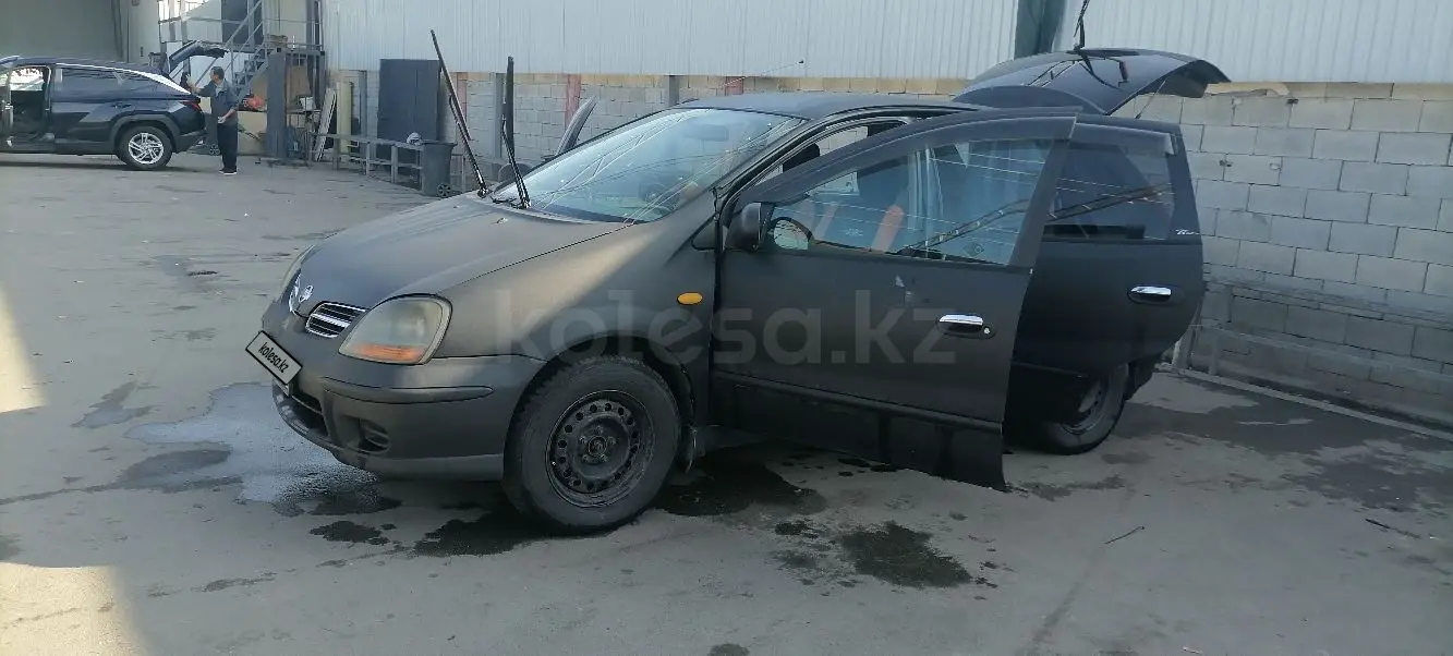 Nissan Tino, 1999