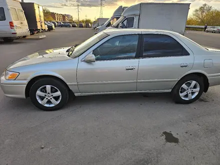 Toyota Camry 2000 года за 4 600 000 тг. в Петропавловск – фото 6