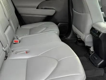 Toyota Highlander 2021 года за 21 000 000 тг. в Алматы – фото 20