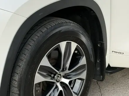Toyota Highlander 2021 года за 21 000 000 тг. в Алматы – фото 24