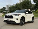Toyota Highlander 2021 годаүшін21 000 000 тг. в Алматы