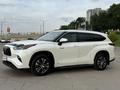 Toyota Highlander 2021 года за 21 000 000 тг. в Алматы – фото 6