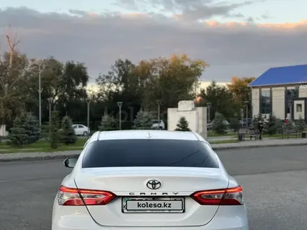 Toyota Camry 2018 года за 10 800 000 тг. в Павлодар – фото 3