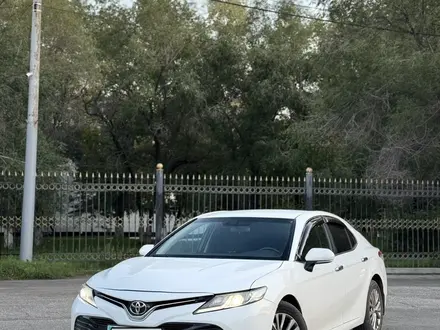 Toyota Camry 2018 года за 10 800 000 тг. в Павлодар