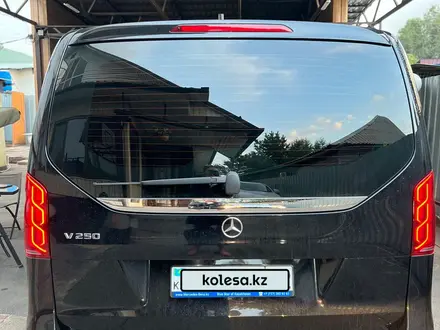 Mercedes-Benz V 250 2022 года за 45 000 000 тг. в Алматы – фото 9