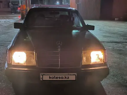 Mercedes-Benz E 200 1991 года за 1 100 000 тг. в Алматы