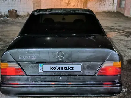 Mercedes-Benz E 200 1991 года за 1 100 000 тг. в Алматы – фото 2