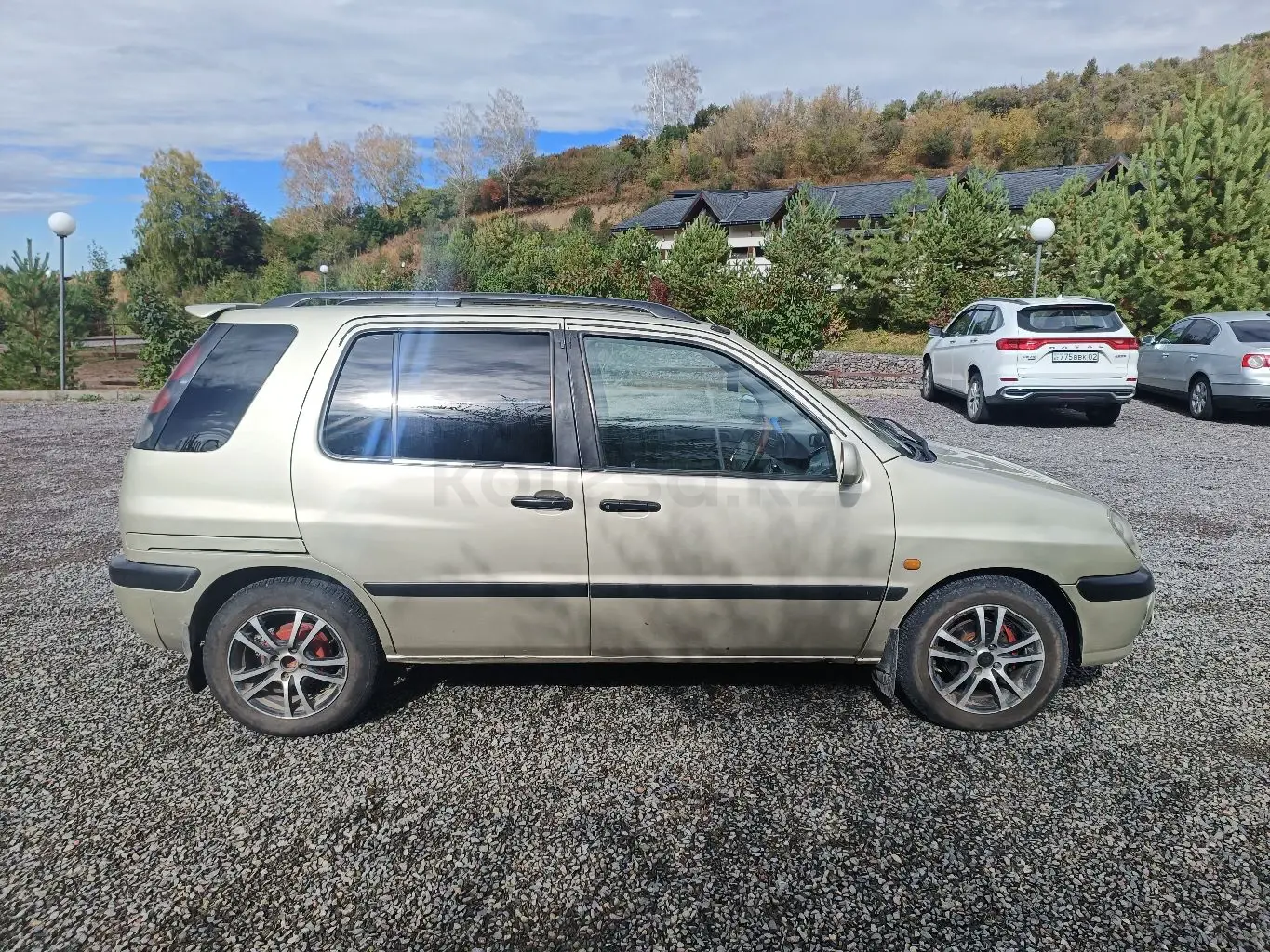 Toyota Raum, 1997