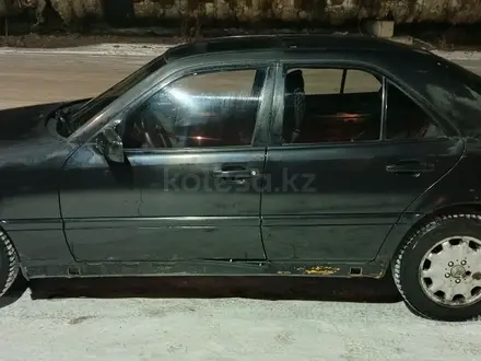 Mercedes-Benz C 200 1994 года за 1 300 000 тг. в Караганда – фото 2