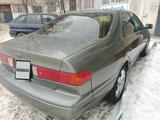 Toyota Camry 2000 годаfor3 000 000 тг. в Актобе – фото 3