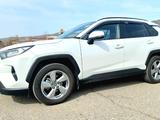 Toyota RAV4 2021 года за 16 590 000 тг. в Усть-Каменогорск