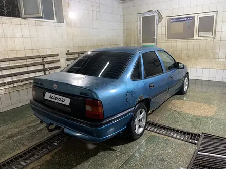 Opel Vectra 1993 года за 750 000 тг. в Актобе – фото 3