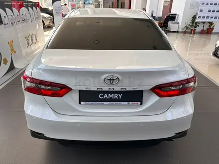 Toyota Camry Prestige 2023 года за 18 900 000 тг. в Атырау – фото 2