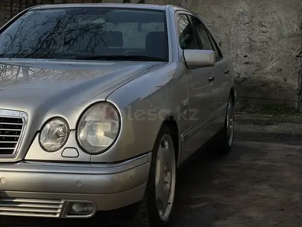 Mercedes-Benz E 430 1999 года за 5 600 000 тг. в Шымкент – фото 4