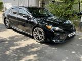 Toyota Camry 2019 года за 12 900 000 тг. в Алматы – фото 2