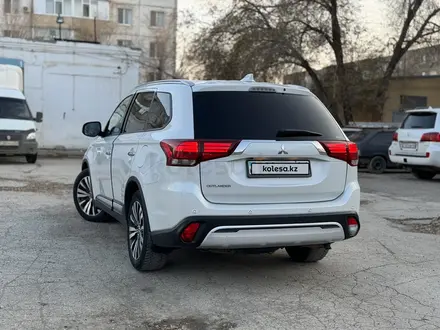 Mitsubishi Outlander 2021 года за 13 000 000 тг. в Актобе – фото 4