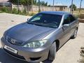 Toyota Camry 2006 года за 4 500 000 тг. в Шымкент – фото 2