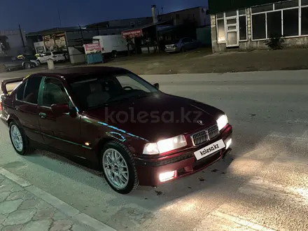 BMW 328 1996 года за 2 500 000 тг. в Актау – фото 2