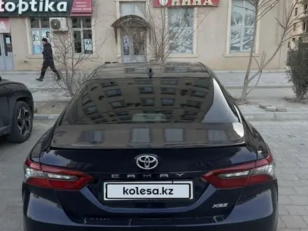 Toyota Camry 2021 года за 13 500 000 тг. в Актау – фото 3