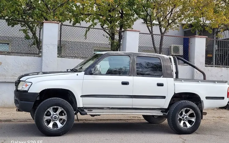 Toyota Hilux 2004 годаfor5 000 000 тг. в Актау