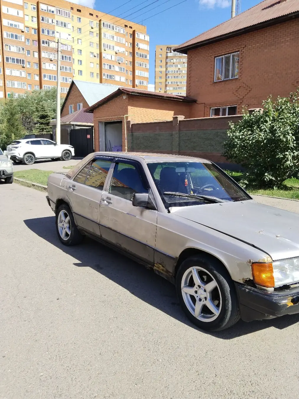 Mercedes-Benz 190, 1987