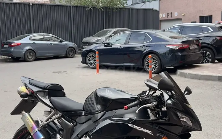 Honda  CBR 1000 RR/RA Fireblade 2004 года за 3 200 000 тг. в Алматы