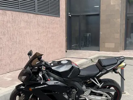 Honda  CBR 1000 RR/RA Fireblade 2004 года за 3 200 000 тг. в Алматы – фото 3