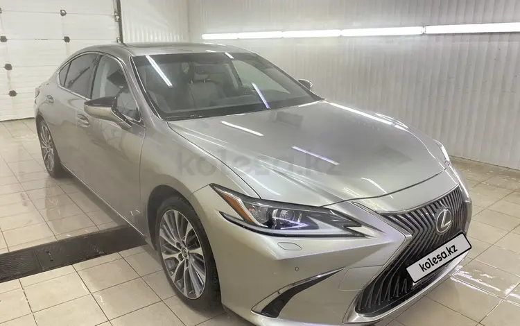 Lexus ES 200 2018 года за 19 000 000 тг. в Рудный