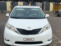 Toyota Sienna 2013 года за 9 450 000 тг. в Уральск