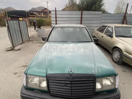 Mercedes-Benz E 300 1987 года за 800 000 тг. в Алматы