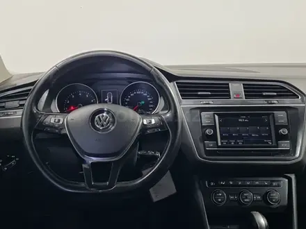 Volkswagen Tiguan 2018 года за 7 990 000 тг. в Алматы – фото 13