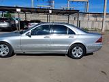 Mercedes-Benz S 320 1999 года за 2 300 000 тг. в Жезказган – фото 4