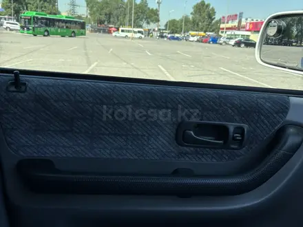 Honda CR-V 1998 года за 2 850 000 тг. в Алматы – фото 14