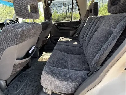Honda CR-V 1998 года за 2 850 000 тг. в Алматы – фото 9