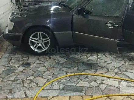 Mercedes-Benz E 230 1991 года за 1 350 000 тг. в Тараз – фото 9