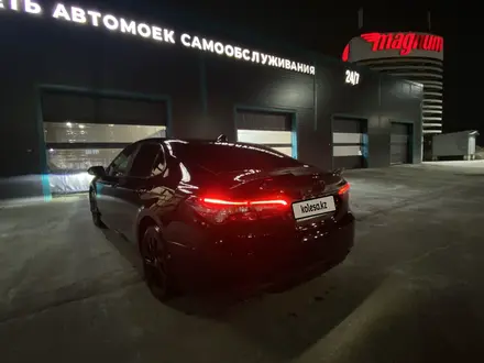 Toyota Camry 2023 года за 16 000 000 тг. в Усть-Каменогорск – фото 2