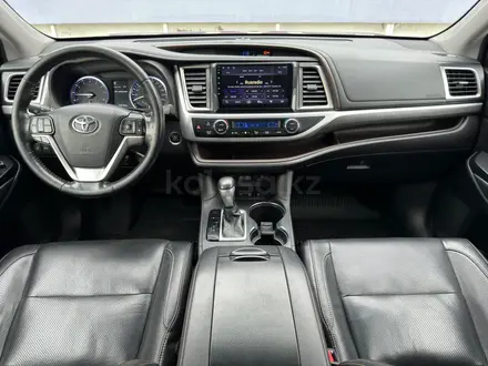 Toyota Highlander 2019 года за 20 000 000 тг. в Алматы – фото 12