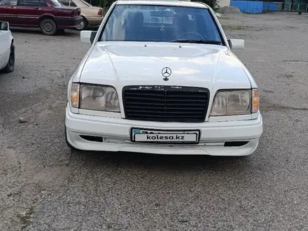 Mercedes-Benz E 220 1994 года за 1 800 000 тг. в Текели – фото 2