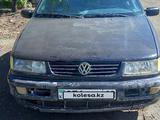 Volkswagen Passat 1995 годаүшін1 150 000 тг. в Семей – фото 5