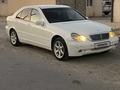 Mercedes-Benz C 200 2002 годаүшін2 100 000 тг. в Актау – фото 3