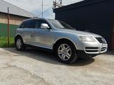 Volkswagen Touareg 2004 года за 3 600 000 тг. в Шымкент – фото 3