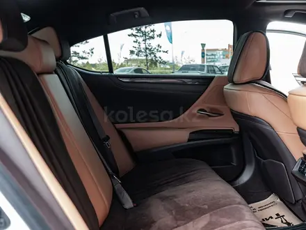 Lexus ES 250 2021 года за 23 500 000 тг. в Астана – фото 20