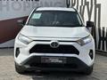 Toyota RAV4 2020 года за 10 880 000 тг. в Актобе – фото 2