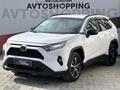 Toyota RAV4 2020 года за 10 880 000 тг. в Актобе