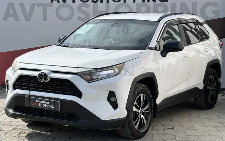 Toyota RAV4 2020 года за 10 880 000 тг. в Актобе