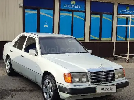 Mercedes-Benz E 230 1991 года за 2 800 000 тг. в Усть-Каменогорск