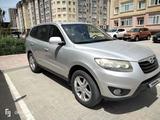 Hyundai Santa Fe 2011 года за 8 155 000 тг. в Актау