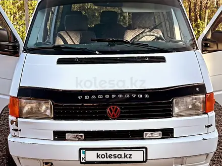 Volkswagen Transporter 1996 года за 2 550 000 тг. в Караганда – фото 2